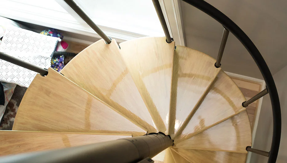 contemporary-the-vacationer-spiral-stair