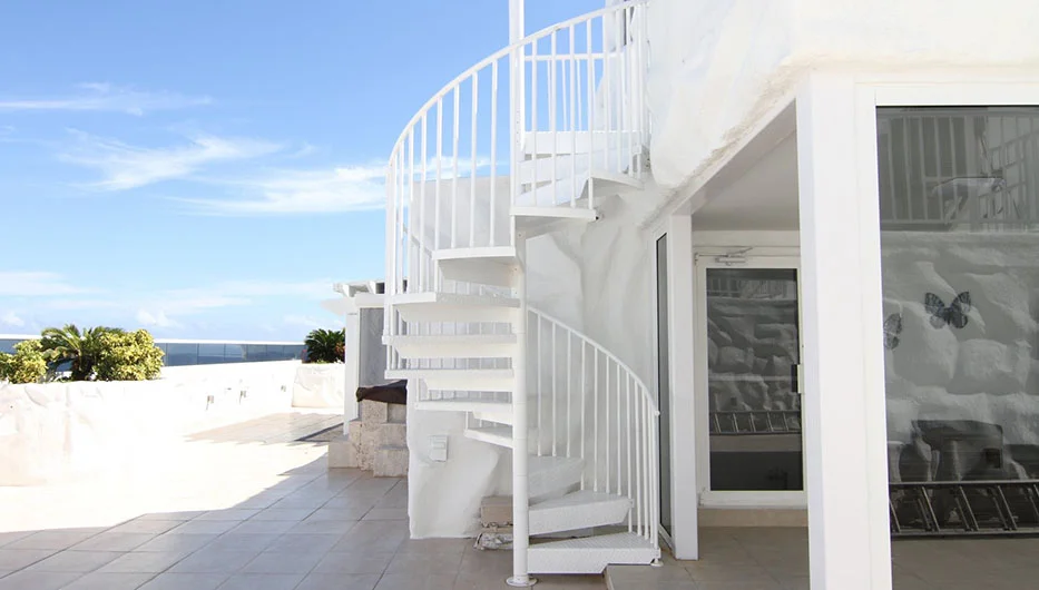 polished-minimalist-aluminum-deck-spiral-stair