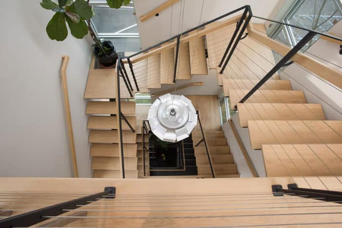 mono stringer floating stair system