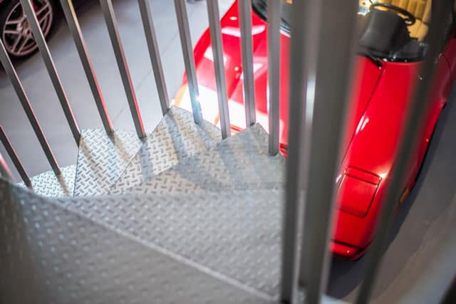 diamond plate treads for industrial stair