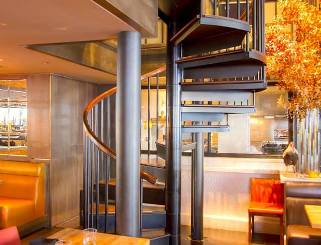 new york restaurant spiral staircase