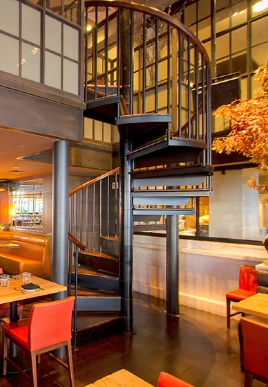 new york restaurant spiral staircase
